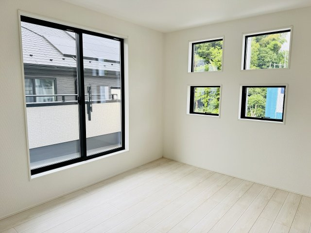 八王子市　石川町　新築一戸建て　７期の寝室|～2階バルコニーに面している7.0帖の主寝室～