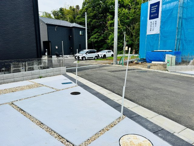 八王子市　石川町　新築一戸建て　７期の駐車場|～前面6ｍ道路につき駐車しやすいです～