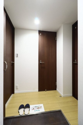 【玄関】 | ＫＩ－ＦＬＡＴ永福町 | 家具・小物はイメージです