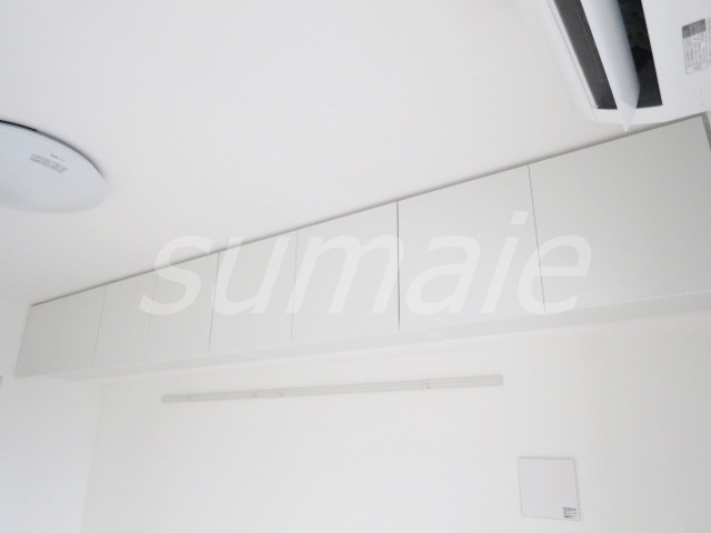 フュージョナル赤羽EASTの収納|お部屋上部にも収納あります！