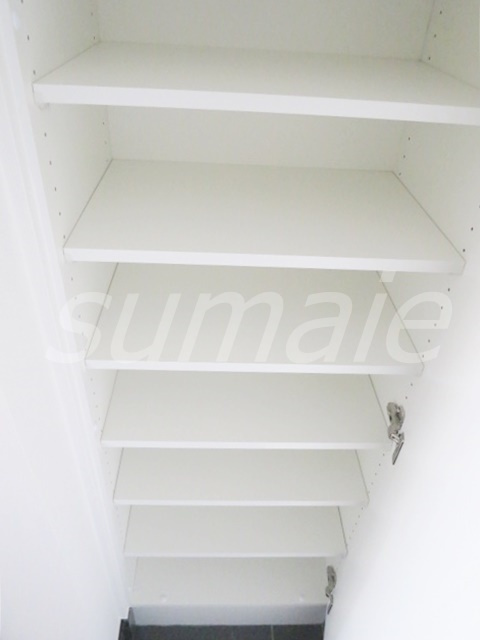 フュージョナル赤羽EASTの収納|シューズボックスです☆