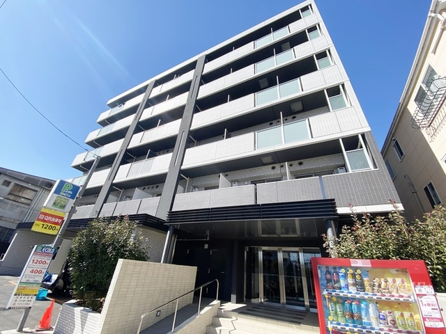 フュージョナル赤羽EASTの外観|タイル張りのきれいな外観です☆