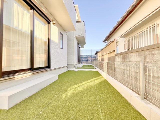 松戸市五香７丁目　新築分譲住宅　全３棟の庭|【庭】ガーデニングや家庭菜園、お子様の遊び場として楽しめます！