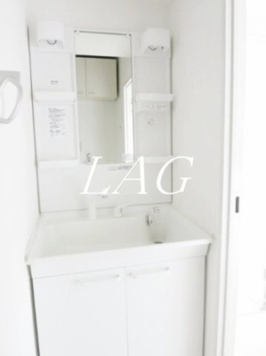 【洗面所】 | 王子ハイツ | 独立洗面台になります。