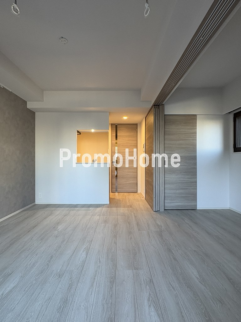 ラティエラ秋葉原の居間・リビング