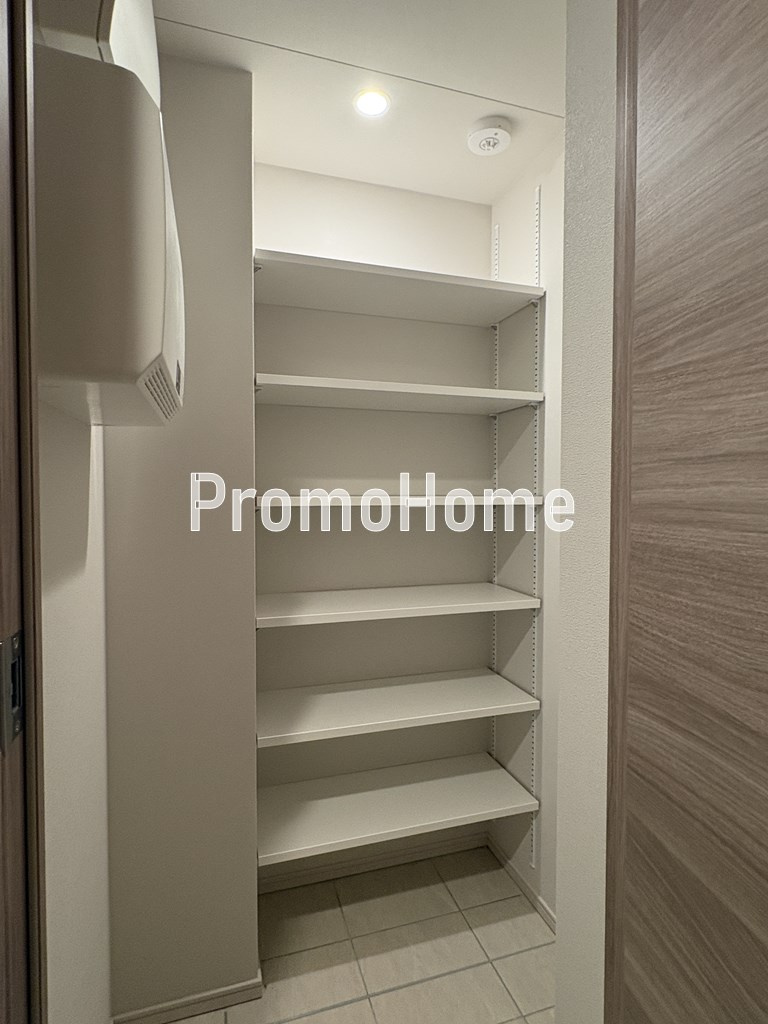 ラティエラ秋葉原の収納