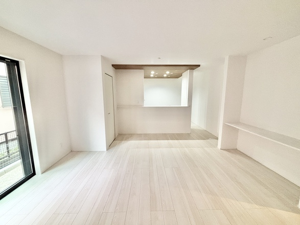 【仲介手数料無料／港区】グラファーレ名古屋市遠若町2期　全1棟　新築戸建①の居間・リビング
