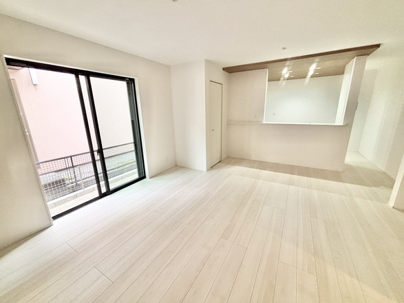 【仲介手数料無料／港区】グラファーレ名古屋市遠若町2期　全1棟　新築戸建①の居間・リビング