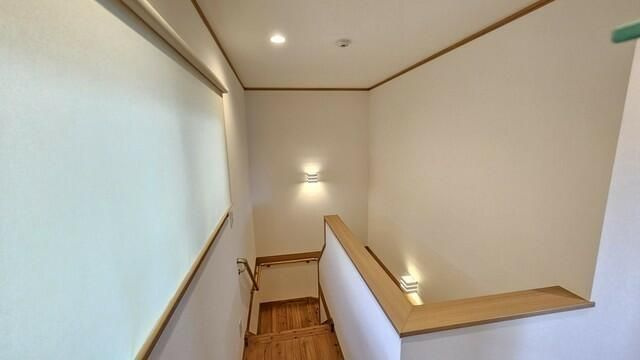 荒井７丁目貸家の内装|階段