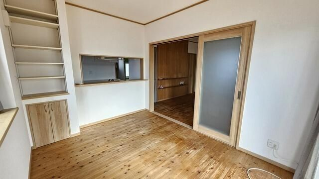 荒井７丁目貸家の居間・リビング