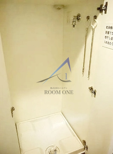 ルーブル豊島千川の設備|洗濯機置き場です。