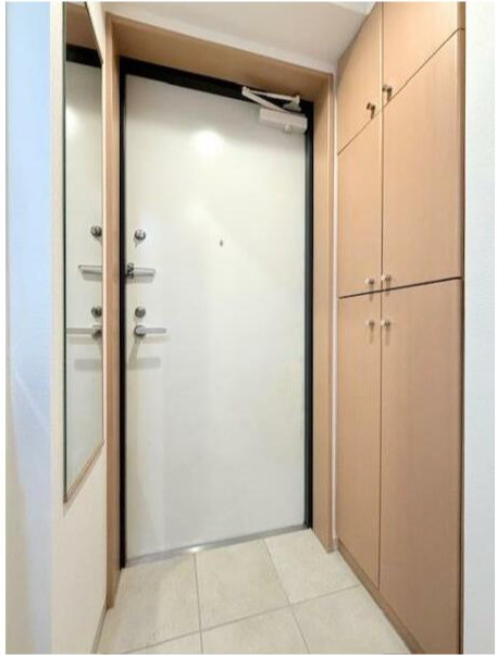 サウダージ自由が丘の玄関