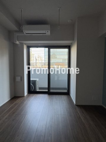 ラティエラ秋葉原の居間・リビング