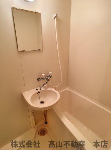 キャンパスシティ正門前Ⅲの浴室