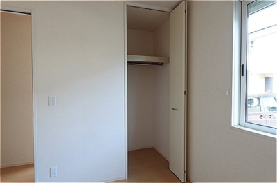 【洋室】 | ティンカーベル | 北洋室・クローゼット