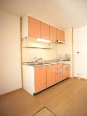 【キッチン】 | アニメート・ヴィラD | 便利な吊戸棚が付いています♪