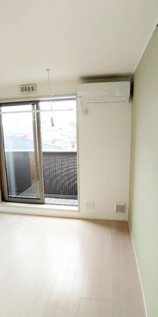 ジョリーメゾン高松の居間・リビング