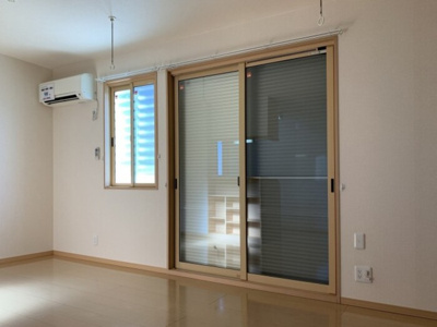 【居間・リビング】 | ピア･アベニュー Ｃ | シャッター雨戸