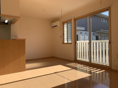 【居間・リビング】 | ピア･アベニュー Ｃ | ＬＤＫ