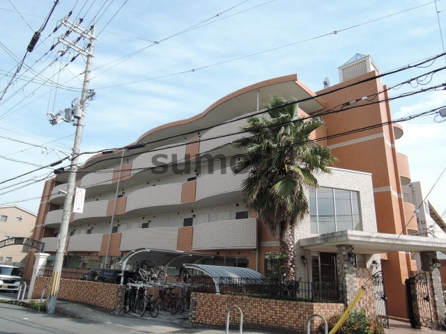 デルスールラローザの外観