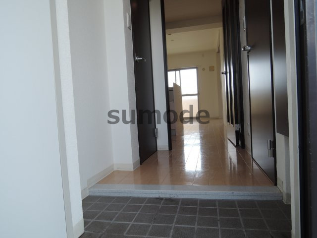 デルスールラローザの玄関