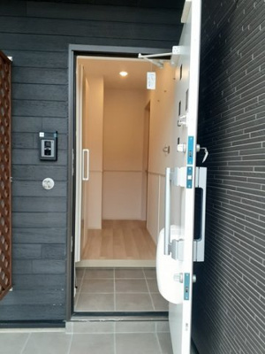 【玄関】 | プリムラ | きれいな玄関です