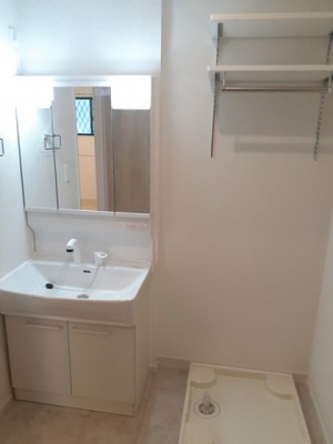 【洗面所】 | プリムラ | 明るい洗面所です