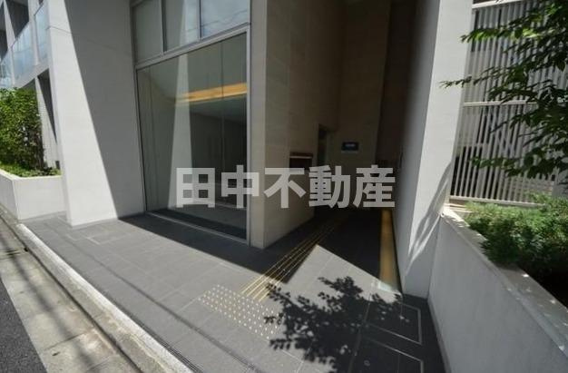 レジディア笹塚Ⅱのエントランス