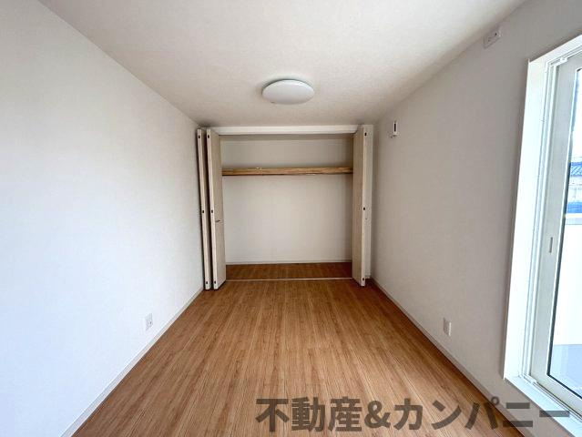 越智2丁目の新築建売住宅　松山市越智2丁目の新築戸建の洋室|広々とした洋室です