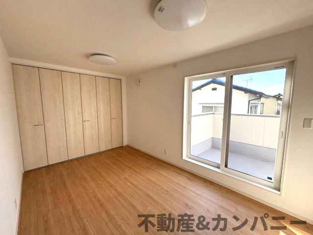 越智2丁目の新築建売住宅　松山市越智2丁目の新築戸建の洋室|個人の部屋や寝室として使える洋室です