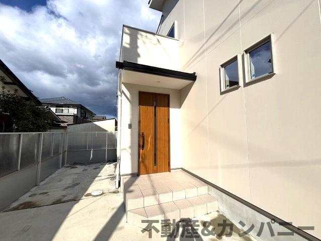 越智2丁目の新築建売住宅　松山市越智2丁目の新築戸建の玄関|シンプルで使いやすい玄関です
