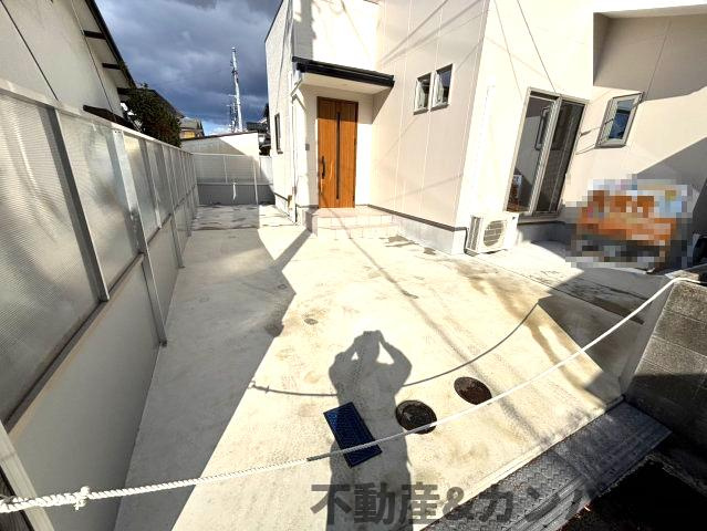 越智2丁目の新築建売住宅　松山市越智2丁目の新築戸建の駐車場|車をお持ちの方に嬉しい駐車場付きの物件です