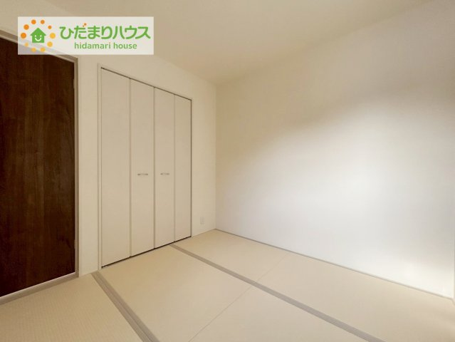 安積笹川第13　新築戸建　2号棟の和室|小さなお子さまのいる方におすすめ！リビング横の和室でお子様が遊んでる様子も確認できます(^^)/