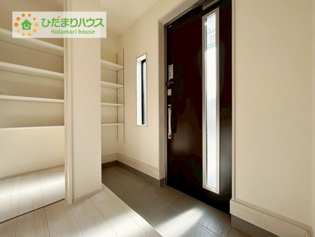 安積笹川第13　新築戸建　2号棟の玄関|家族の靴をたっぷり収納！大型シューズクローゼット付き(^^♪