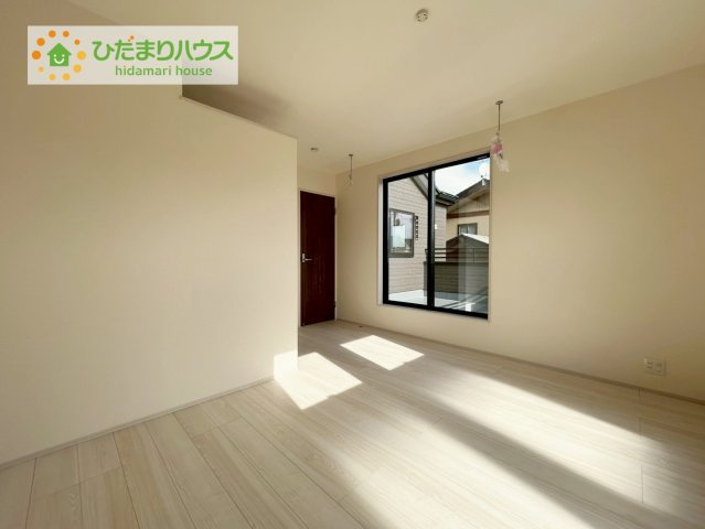 安積笹川第13　新築戸建　2号棟の寝室|大きなベッドを置いても余裕の広さの主寝室♪♪