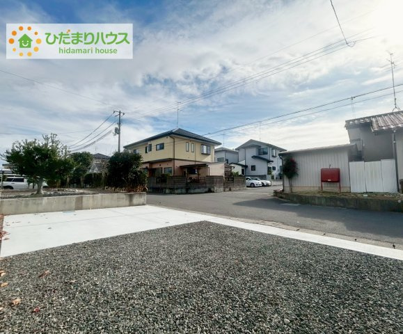 安積笹川第13　新築戸建　2号棟の駐車場|マイホームなら駐車場代がかかりません。しかも、自宅の駐車場で洗車ができます！今までコイン洗車に行っていた手間も省けて、節約にもつながります(^^♪