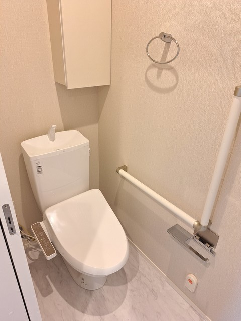 （シニア限定）ギリス深沢の洗面所|シャワー付独立洗面台