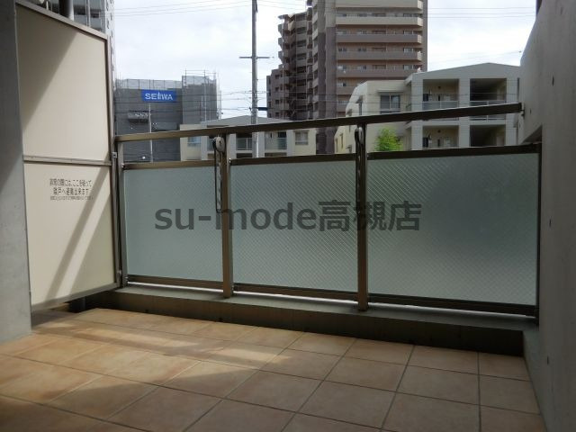 アクエルド上牧のバルコニー