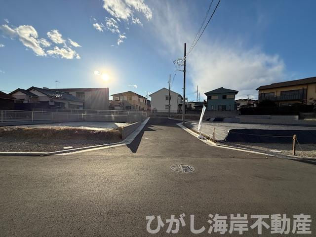 茅ヶ崎市菱沼3丁目　売地　全10区画の前面道路含む現地写真|現地外観