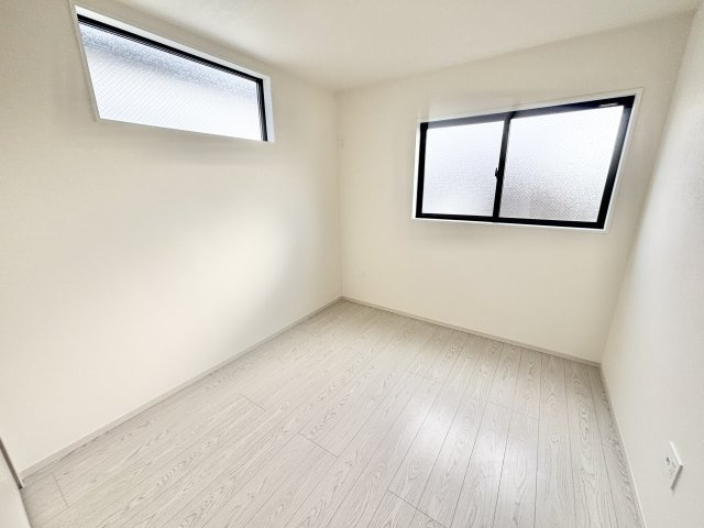 【仲介手数料無料／中川区】Terrechez名古屋市中川区打中3期　全3棟　新築戸建①の洋室