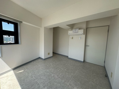 【寝室】 | 梶ヶ谷アネックス | 洋室6帖☆窓側からの眺めです！洋室なのでお手入れもラクラク～♪