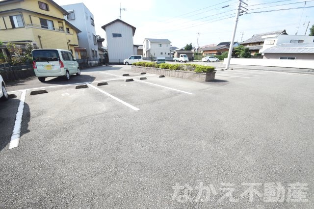 【駐車場】 | 車をお持ちの方に嬉しい駐車場付きの物件です