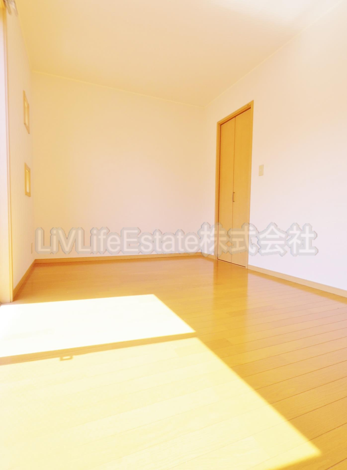 小平市花小金井１丁目のアパートの洋室