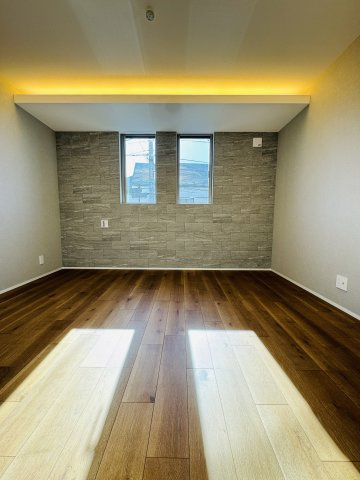 HAMATAKE MODERN TERRACE ― 南西角地に佇む、光と余白の湘南邸 ―の洋室