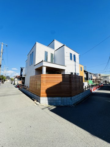 HAMATAKE MODERN TERRACE ― 南西角地に佇む、光と余白の湘南邸 ―の間取り