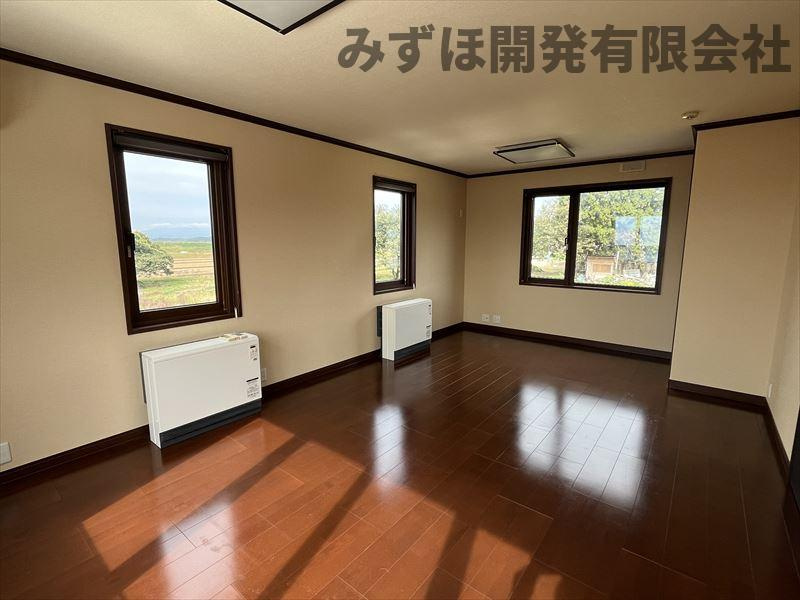 新庄市大字萩野字赤坂324-1の洋室