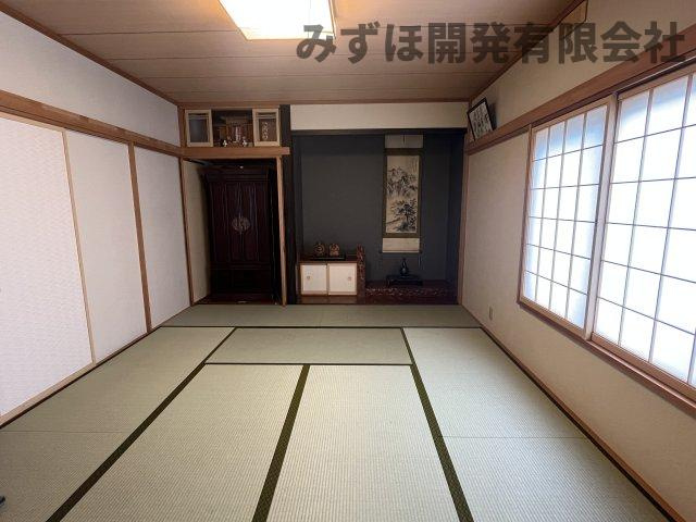 新庄市大字萩野字赤坂324-1の和室|1階にある和室でゆったりとくつろげます