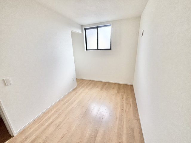 【仲介手数料無料／中川区】Terrechez名古屋市中川区打中3期　全3棟　新築戸建②の洋室