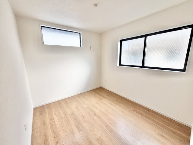 【仲介手数料無料／中川区】Terrechez名古屋市中川区打中3期　全3棟　新築戸建②の洋室