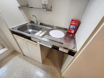 嵯峨野レジデンスのキッチン|ＩＨ1口キッチン